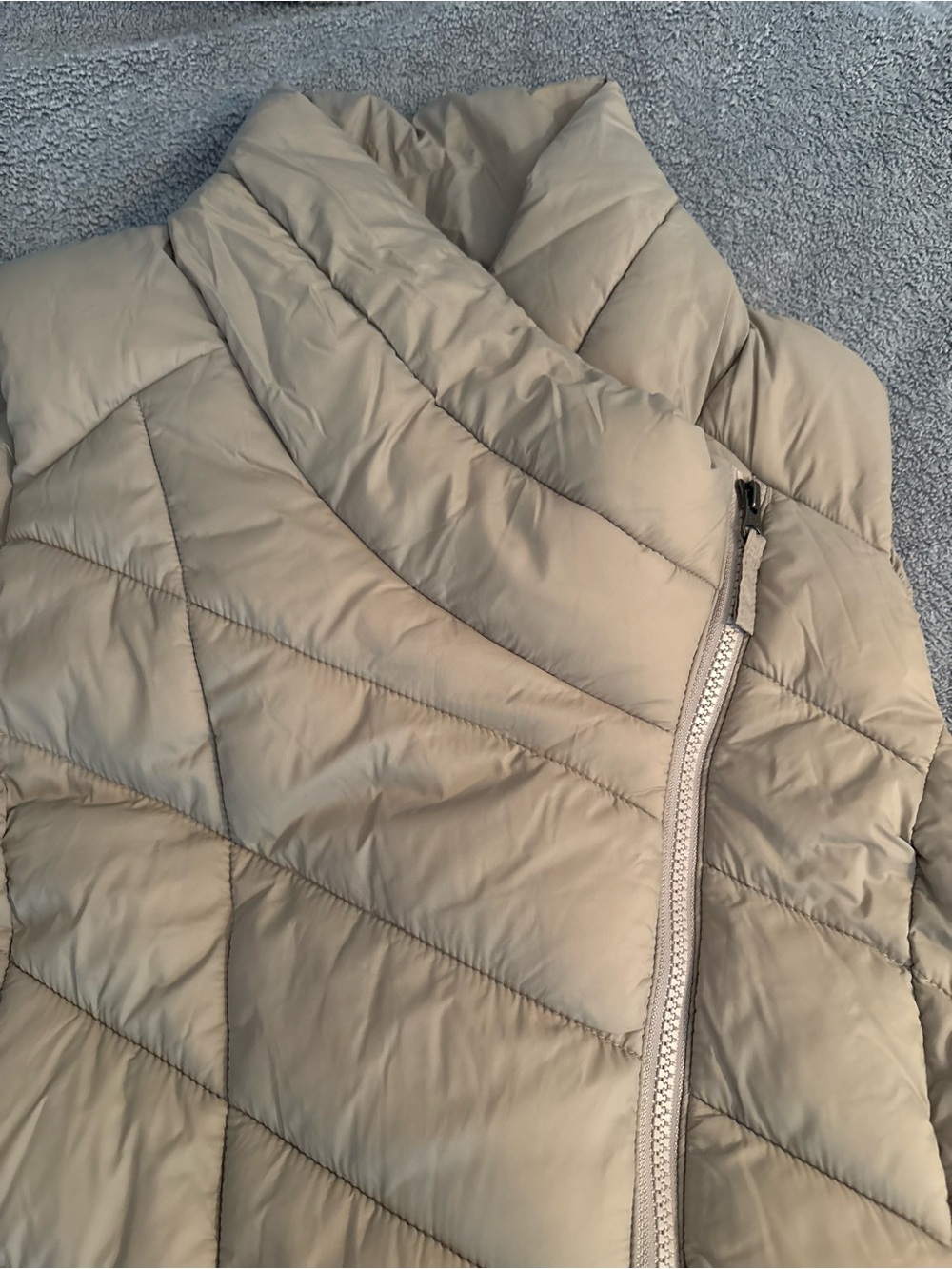 Nicole Miller Puffer Vest Asymmetrical Zip Large Beige Quilted - Picture 3 of 9